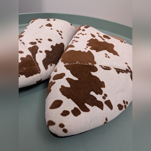 Vegan Suede Cow Print Slip Ons - US 5.5 - Picture 7 of 7